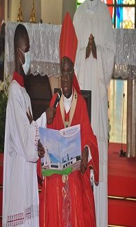 HOMÉLIE DU CARDINAL JEAN PIERRE KUTWÃ ARCHEVÊQUE D’ABIDJAN A L’OCCASION DE LA CONFIRMATION DES JEUNES DE L’ARCHIDIOCÈSE D’ABIDJAN