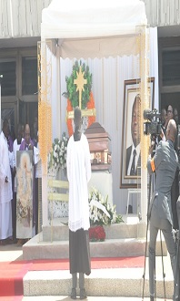 MESSE DE REQUIEM DU PRESIDENT HENRI KONAN BEDIE : LE CARDINAL JEAN- PIERRE KUTWA A PRESIDEE LA MESSE EN LA CATHEDRALE SAINT D’ABIDJAN